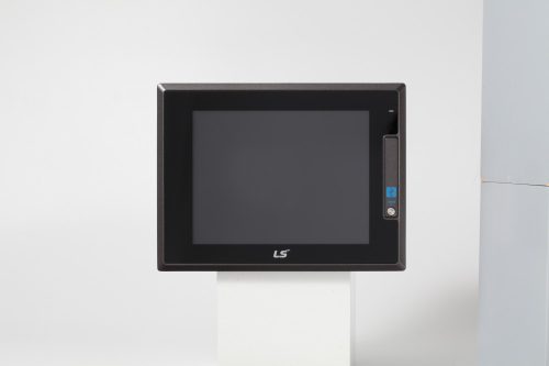 iXP2-0800A - HMI 8.4" TFT 16,777,216 szín, SVGA(800×600), 100-240VAC tápfesz., Win CE